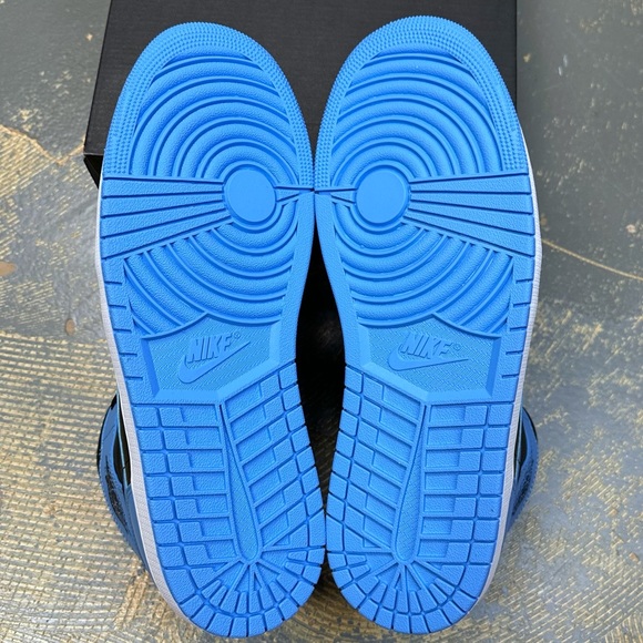 Nike Air Jordan 1 Mid University Blue Black DQ8426-401 10.5 Carolina Tarheels - Picture 7 of 11